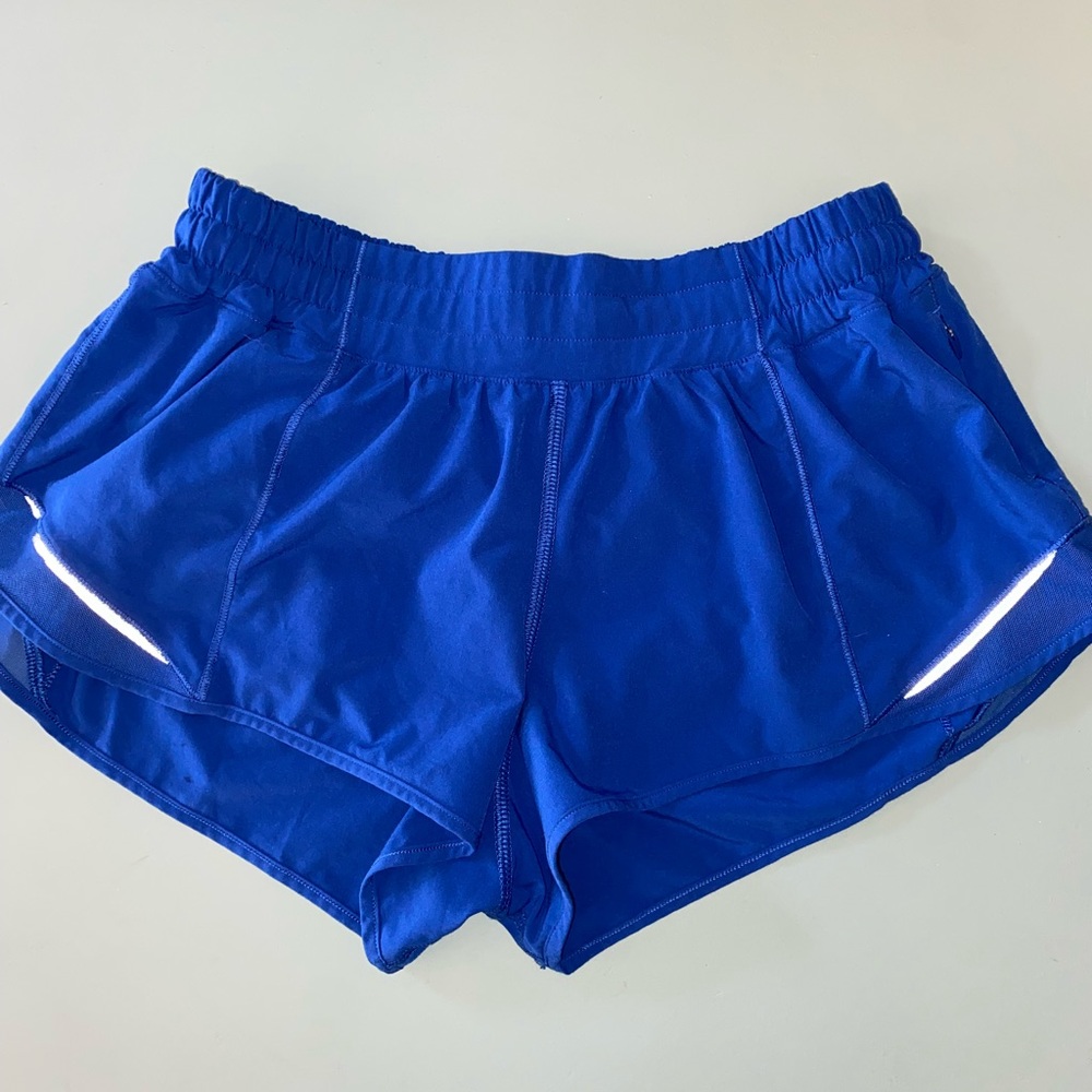 LULULEMON SIZE 8 HOTTY HOT 2.5" RARE COLOR